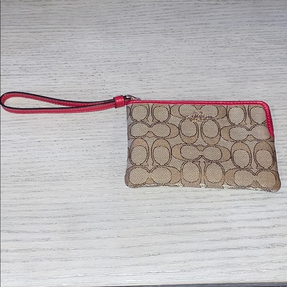 Wristlet with gift box - Picture 2 of 3